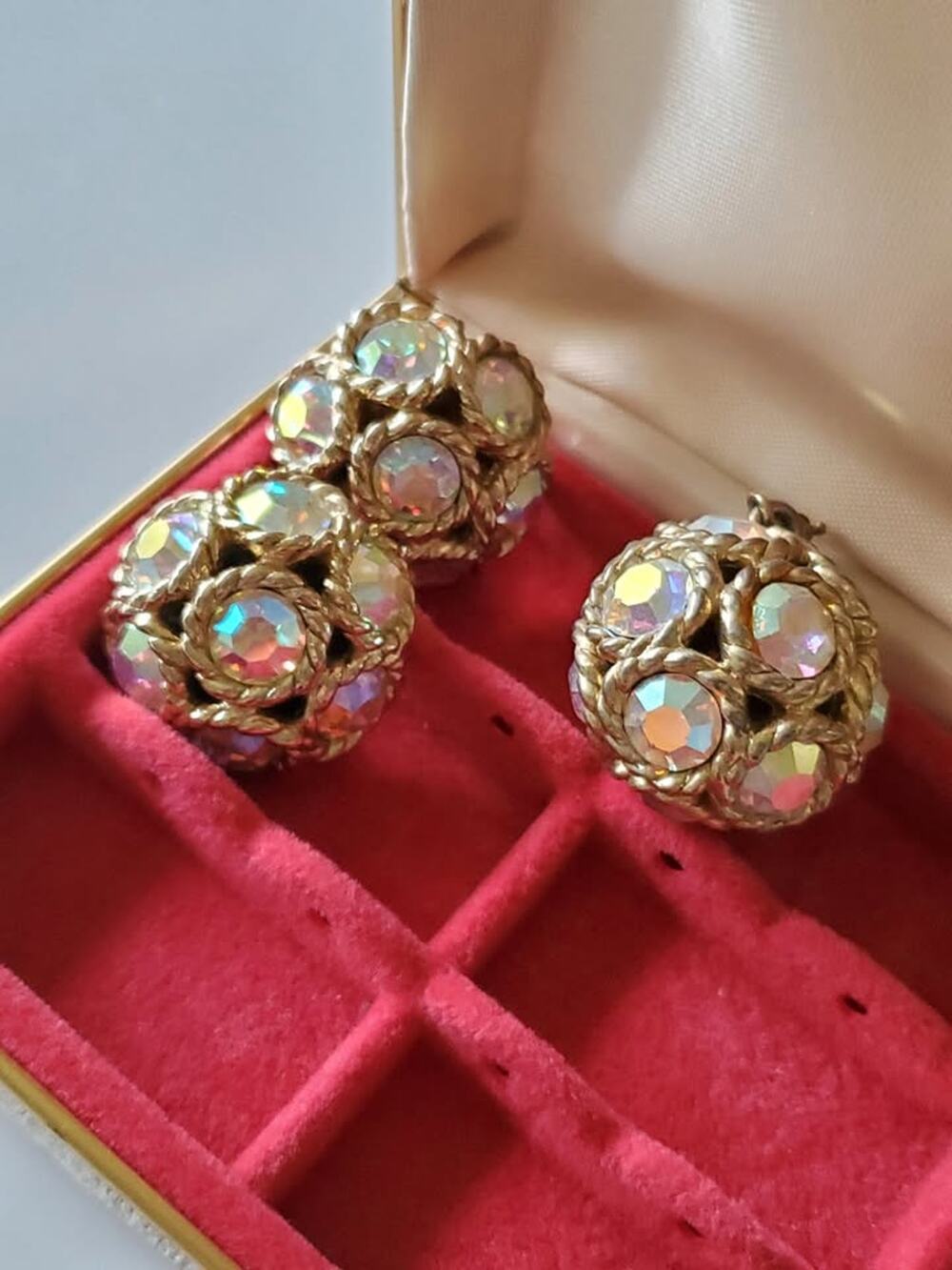 Vintage Sarah Coventry Dancing Magic Jewelry Set